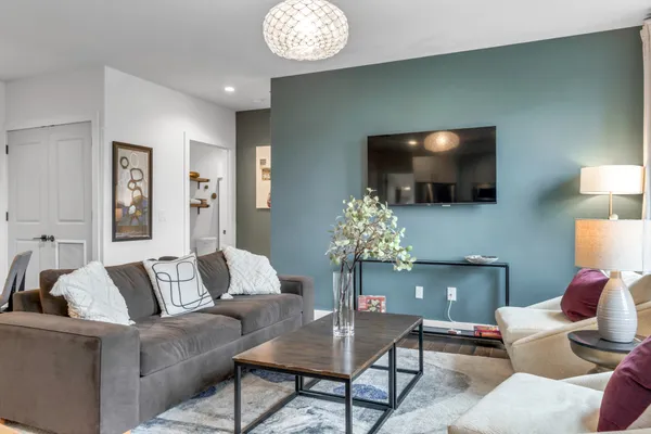 $625,000 | 612 21st Avenue North, Unit 313, Nashville, TN 37203