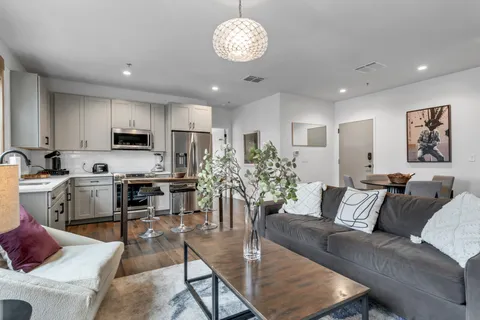 $625,000 | 612 21st Avenue North, Unit 313, Nashville, TN 37203