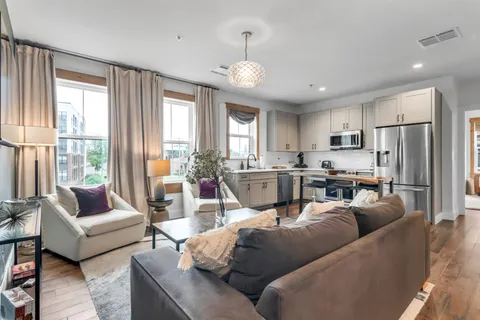 $625,000 | 612 21st Avenue North, Unit 313, Nashville, TN 37203