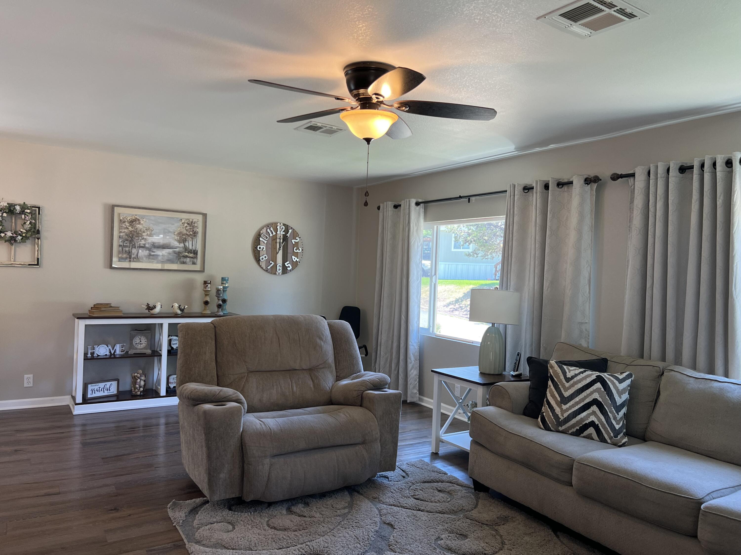 4000 Round Lake Road, Unit 103 Klamath Falls, OR 97601 - Photo 11 of 34 IMG_3688