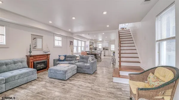 $10,000 | 14 North Vassar Square, Ventnor City, NJ 08406