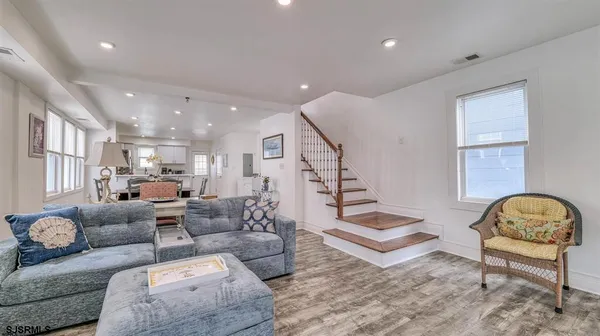 $10,000 | 14 North Vassar Square, Ventnor City, NJ 08406