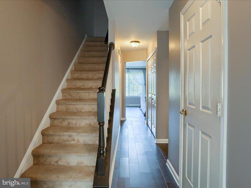 4035 Bradford Circle Mount Joy, PA 17552 - Photo 5 of 30