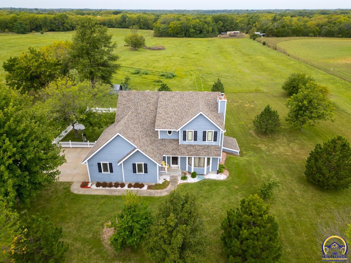 4647 Southeast Shawnee Heights Road Tecumseh, KS 66542 - Photo 2 of 37