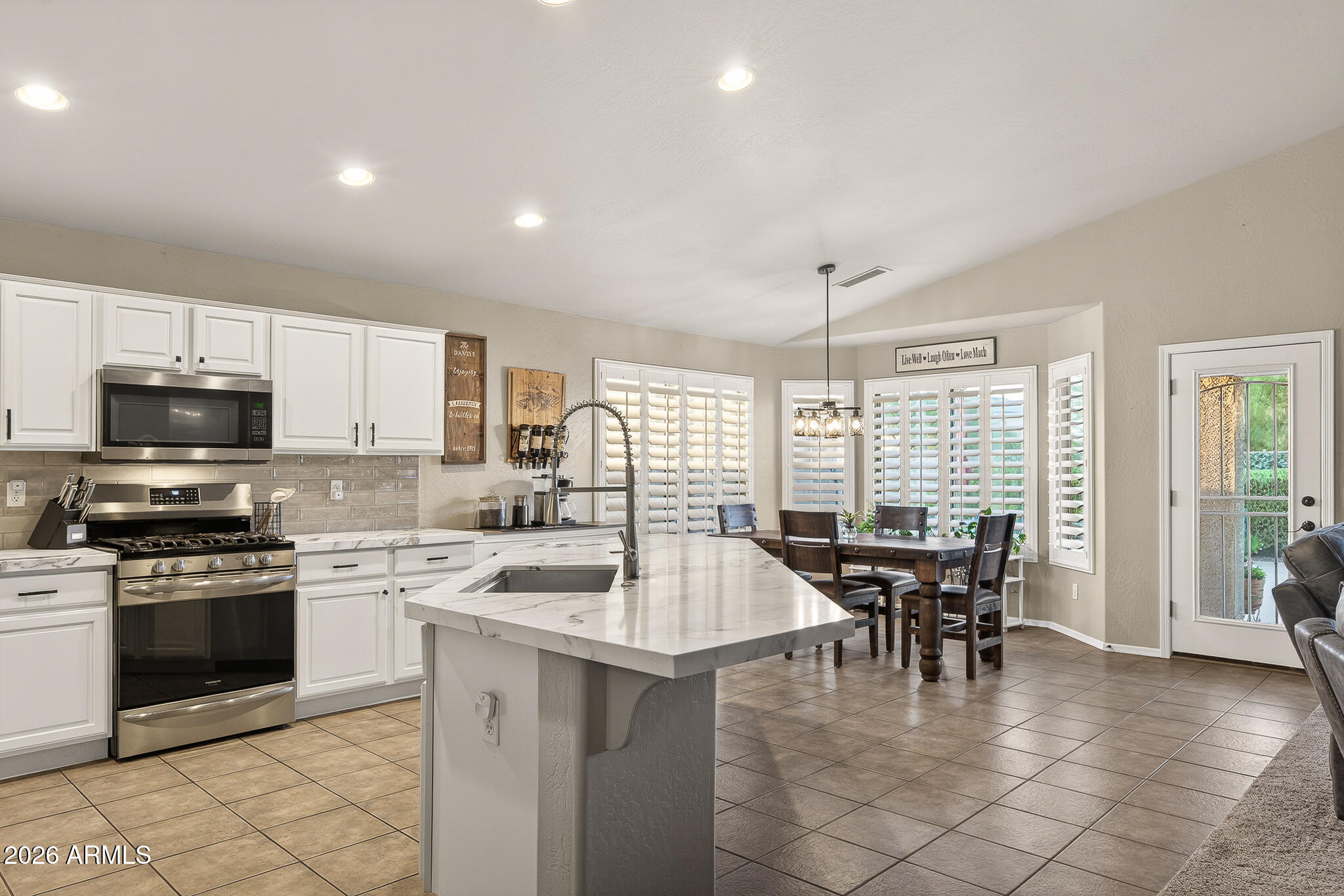 17542 West Rock Ledge Road Goodyear, AZ 85338 - Photo 7 of 66 7) KITCHEN