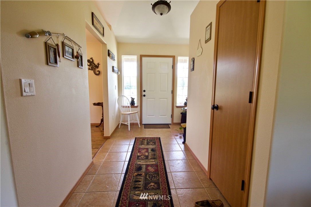 794 Smokey Valley Road Toledo, WA 98591 - Photo 3 of 18