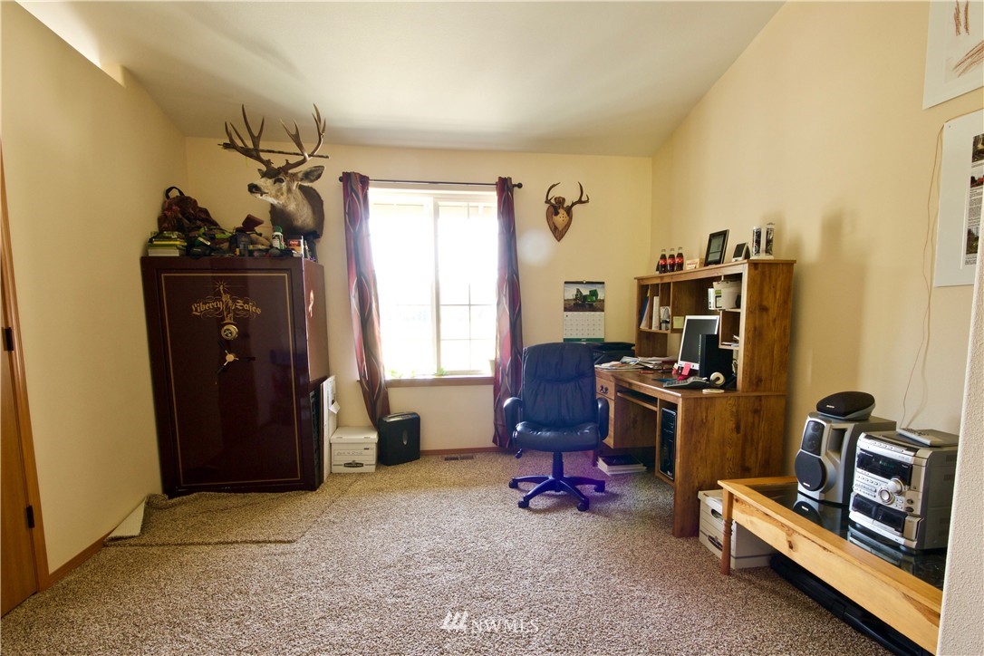794 Smokey Valley Road Toledo, WA 98591 - Photo 10 of 18