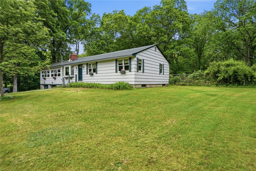 1556 Harkney Hill Road Coventry, RI 02816 - Photo 5 of 41