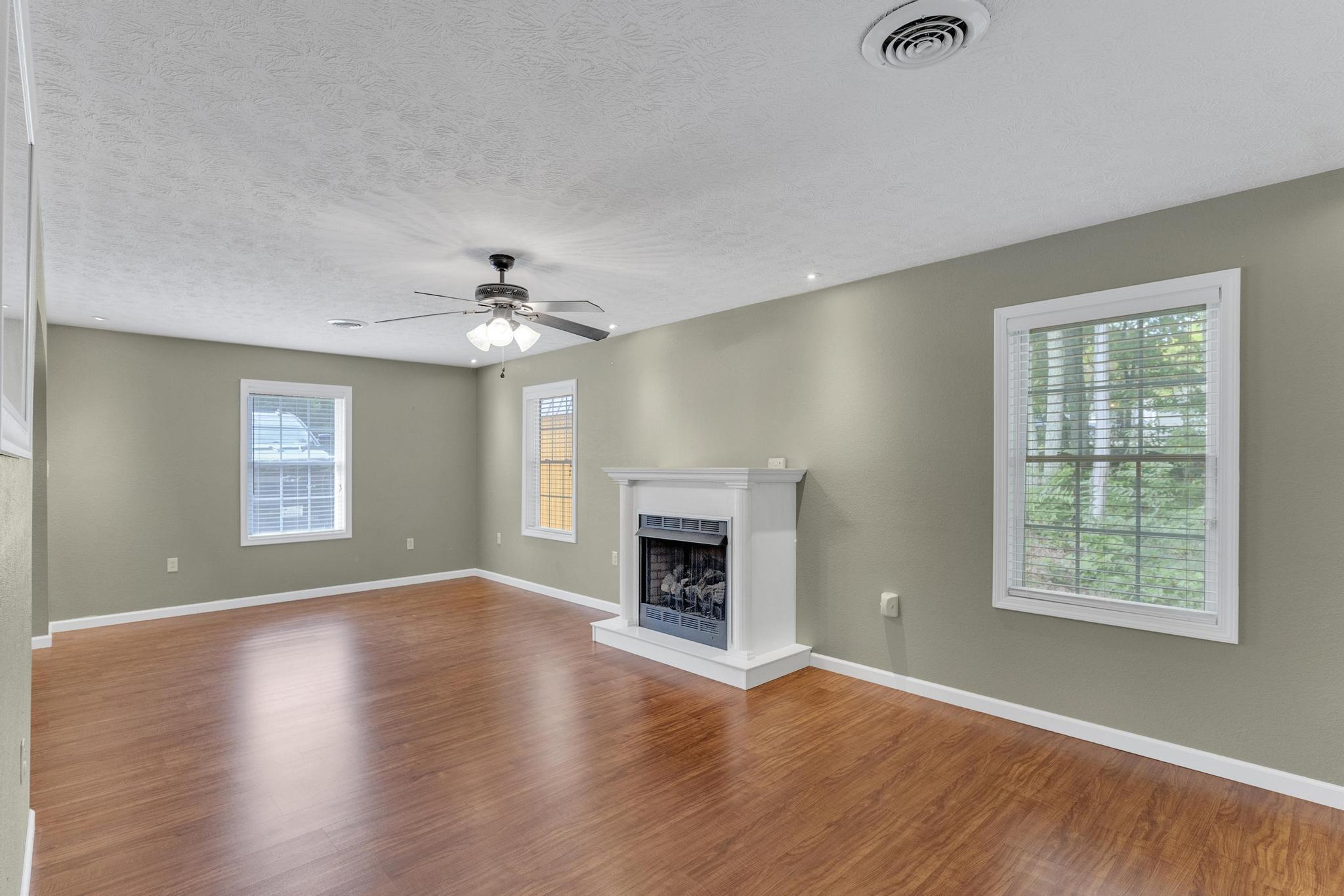 12039 Driffield Drive Coeburn, VA 24230 - Photo 11 of 30 409A1C20-C402-41E7-B050-EA814D12869E