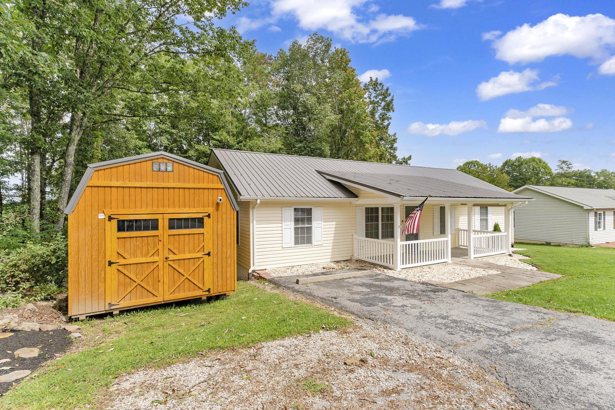 12039 Driffield Drive Coeburn, VA 24230 - Photo 3 of 30 0236E2DF-1591-4304-88DE-8EEBE347DA75