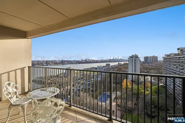 $650,000 | 5 Horizon Road, Unit 14051407, Fort Lee, NJ 07024