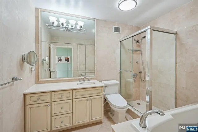 $650,000 | 5 Horizon Road, Unit 14051407, Fort Lee, NJ 07024