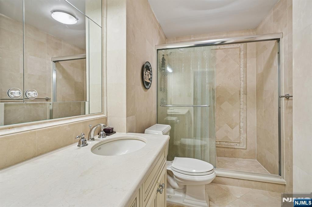 5 Horizon Road, Unit 14051407 Fort Lee, NJ 07024 - Photo 21 of 30