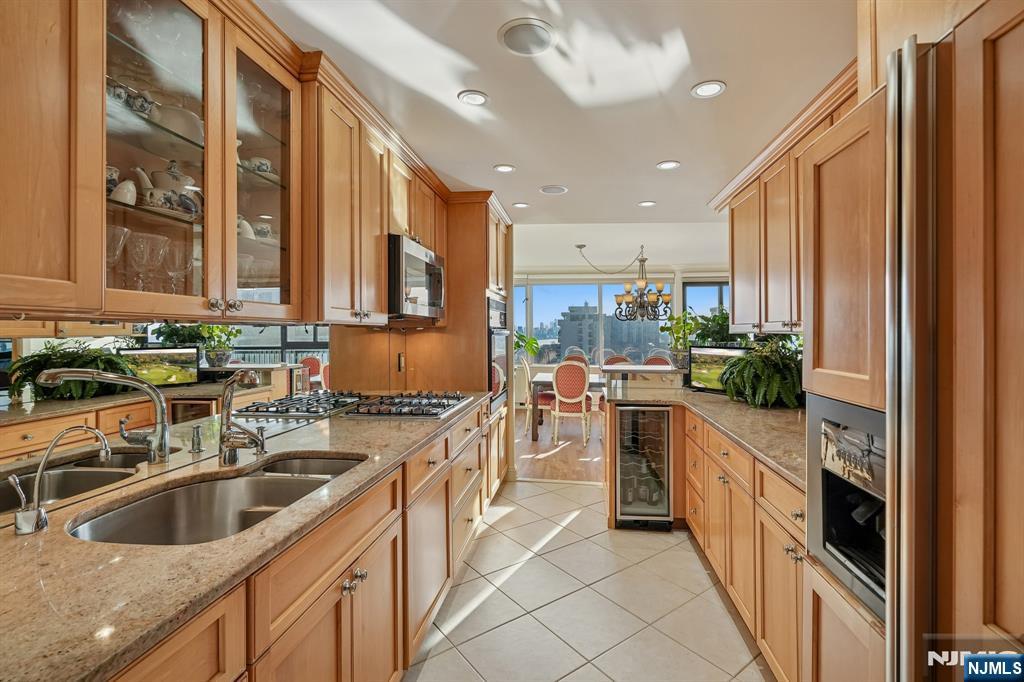 5 Horizon Road, Unit 14051407 Fort Lee, NJ 07024 - Photo 24 of 30