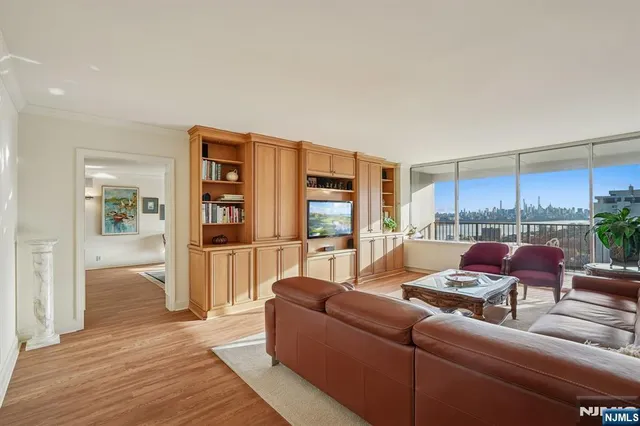 $650,000 | 5 Horizon Road, Unit 14051407, Fort Lee, NJ 07024