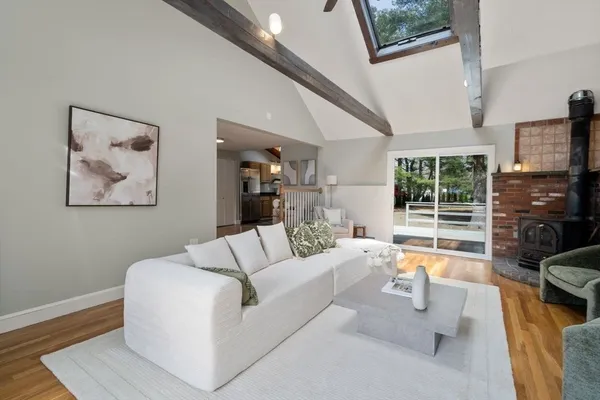 $674,999 | 11 Winter Street, Foxboro, MA 02035