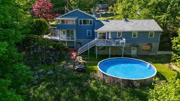 $675,000 | 392 Oscawana Lake Road, Putnam Valley, NY 10579