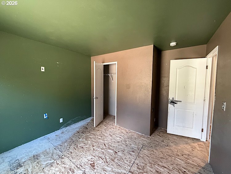 16125 Hawks Lair Road La Pine, OR 97739 - Photo 22 of 35 a view of hallway with a bathroom