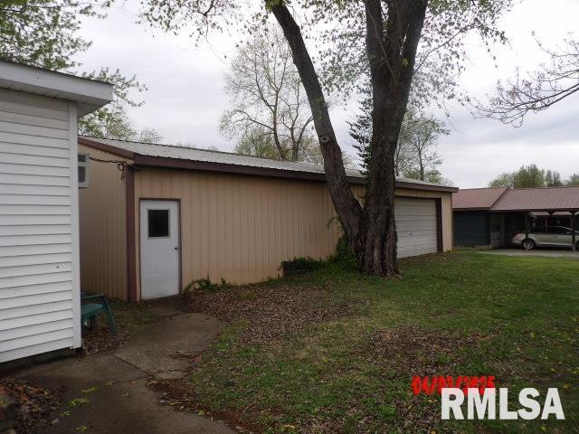 1509 East 4th Street West Frankfort, IL 62896 - Photo 9 of 41