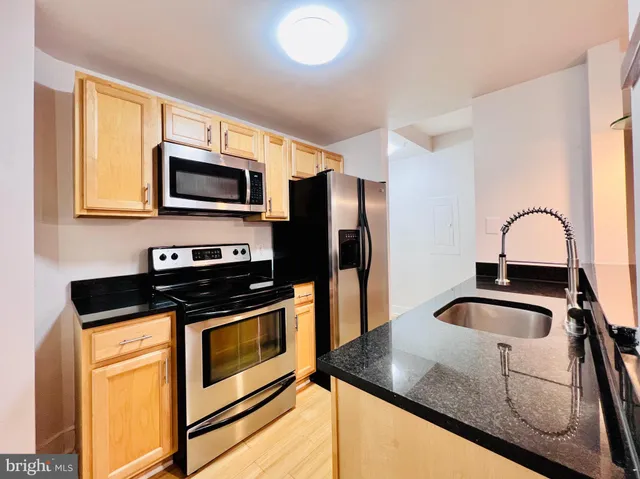$1,850 | 1108 Columbia Road Northwest, Unit 304, Washington, DC 20009