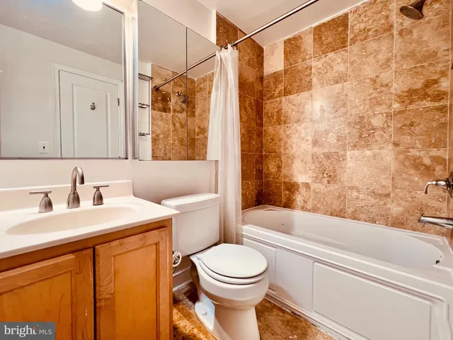 $1,850 | 1108 Columbia Road Northwest, Unit 304, Washington, DC 20009