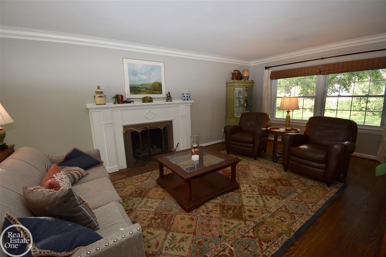 488 Fisher Road Grosse Pointe Farms, MI 48230 - Photo 3 of 40
