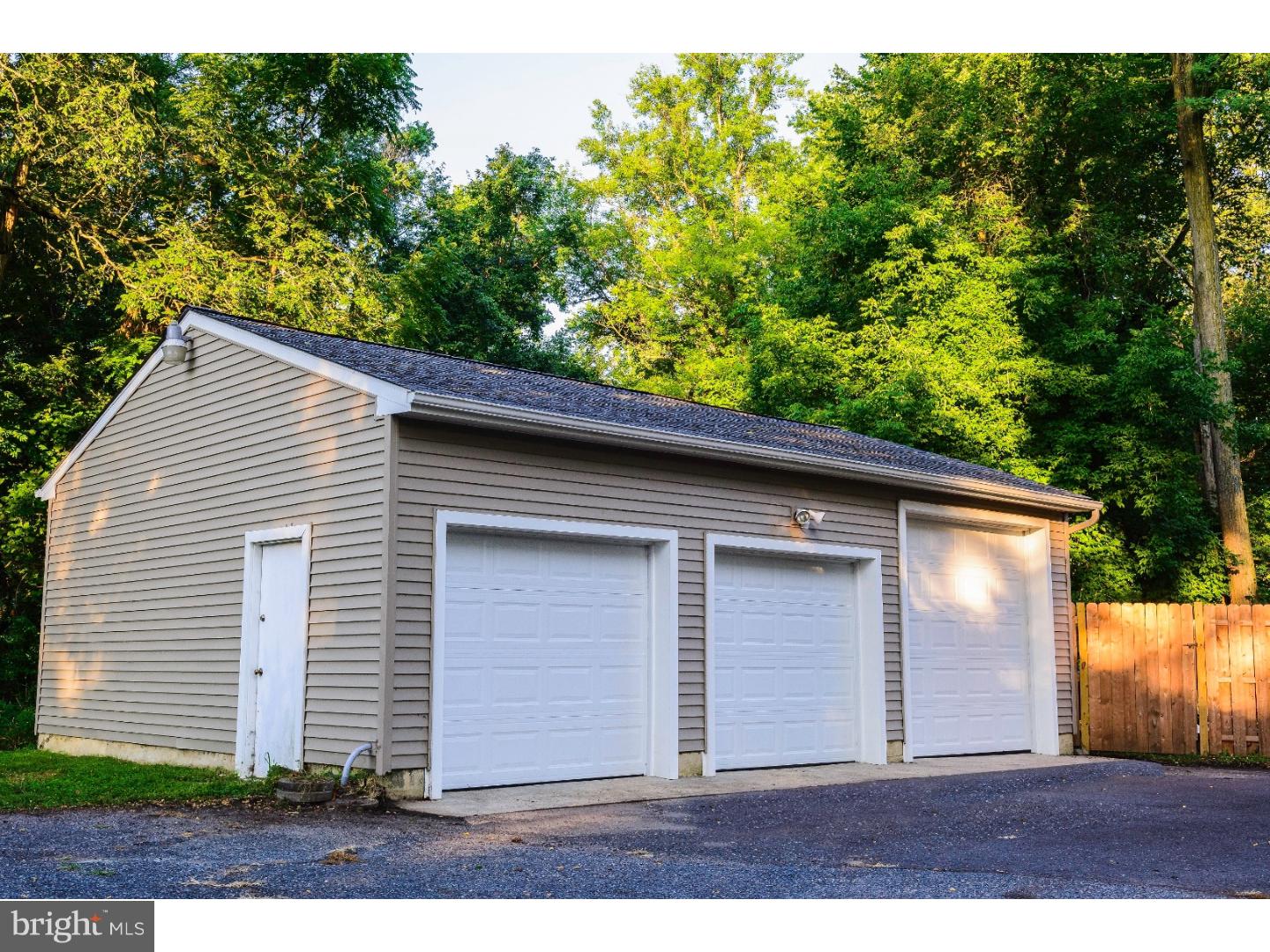 669 Eayrestown Road Lumberton, NJ 08048 - Photo 4 of 22 Garage