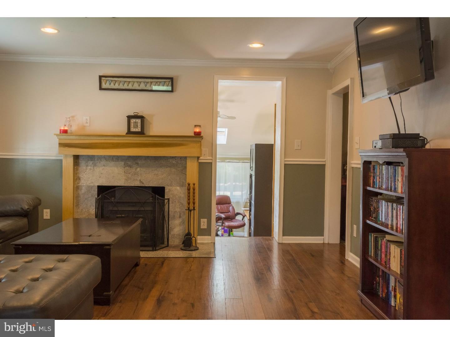 669 Eayrestown Road Lumberton, NJ 08048 - Photo 10 of 22 Living Room