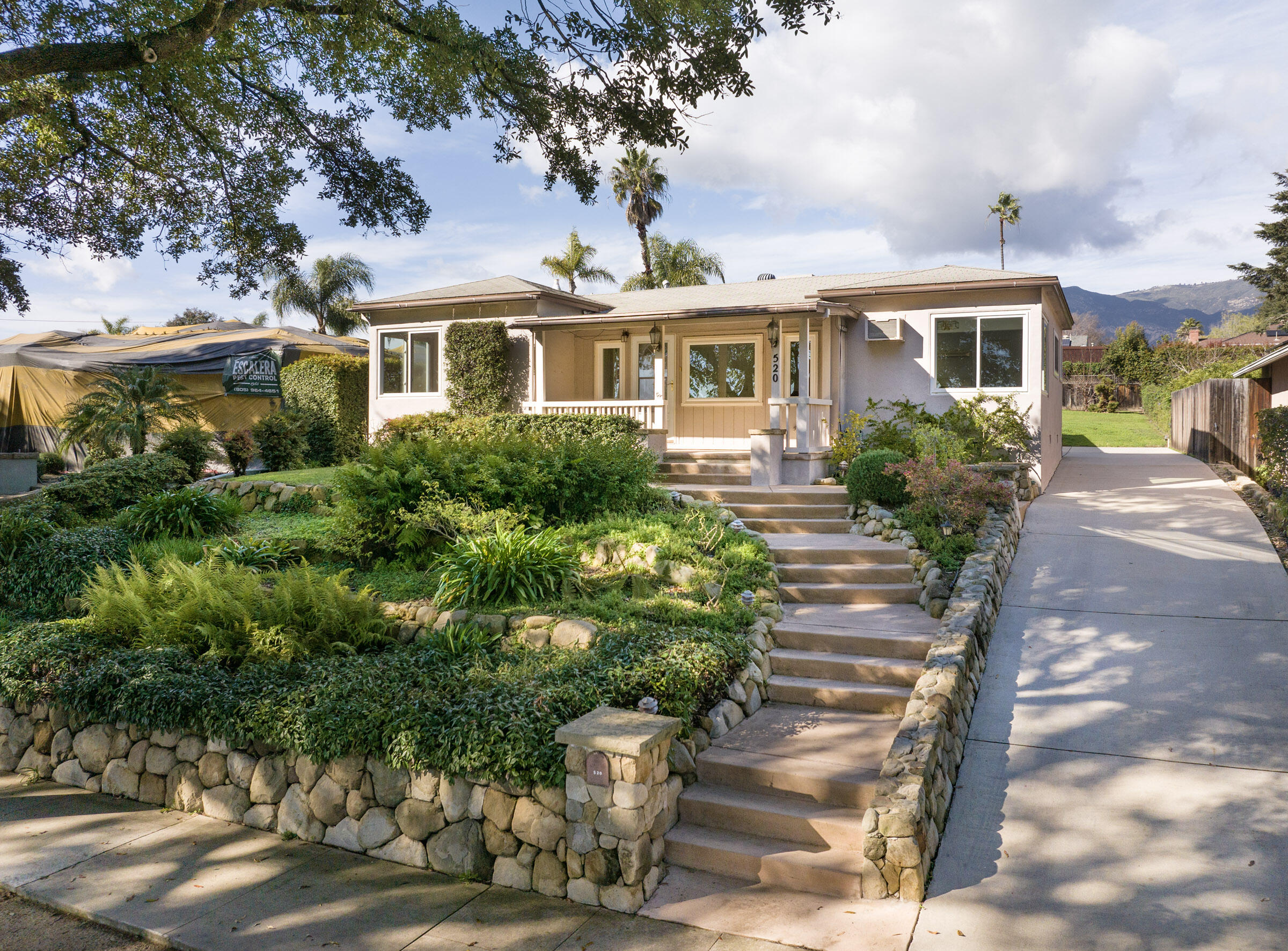 520 San Onofre Road Santa Barbara, CA 93105 - Photo 2 of 33 Driveway