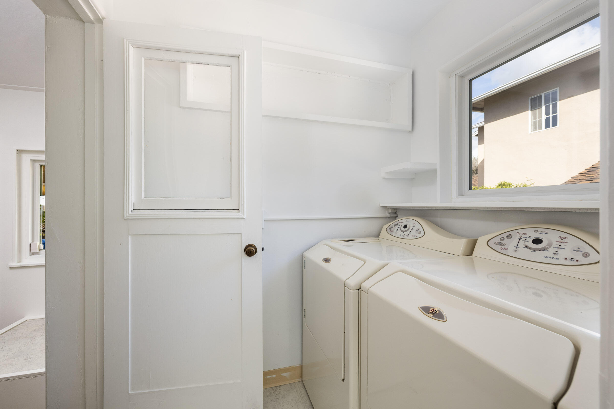 520 San Onofre Road Santa Barbara, CA 93105 - Photo 23 of 33 Laundry Area