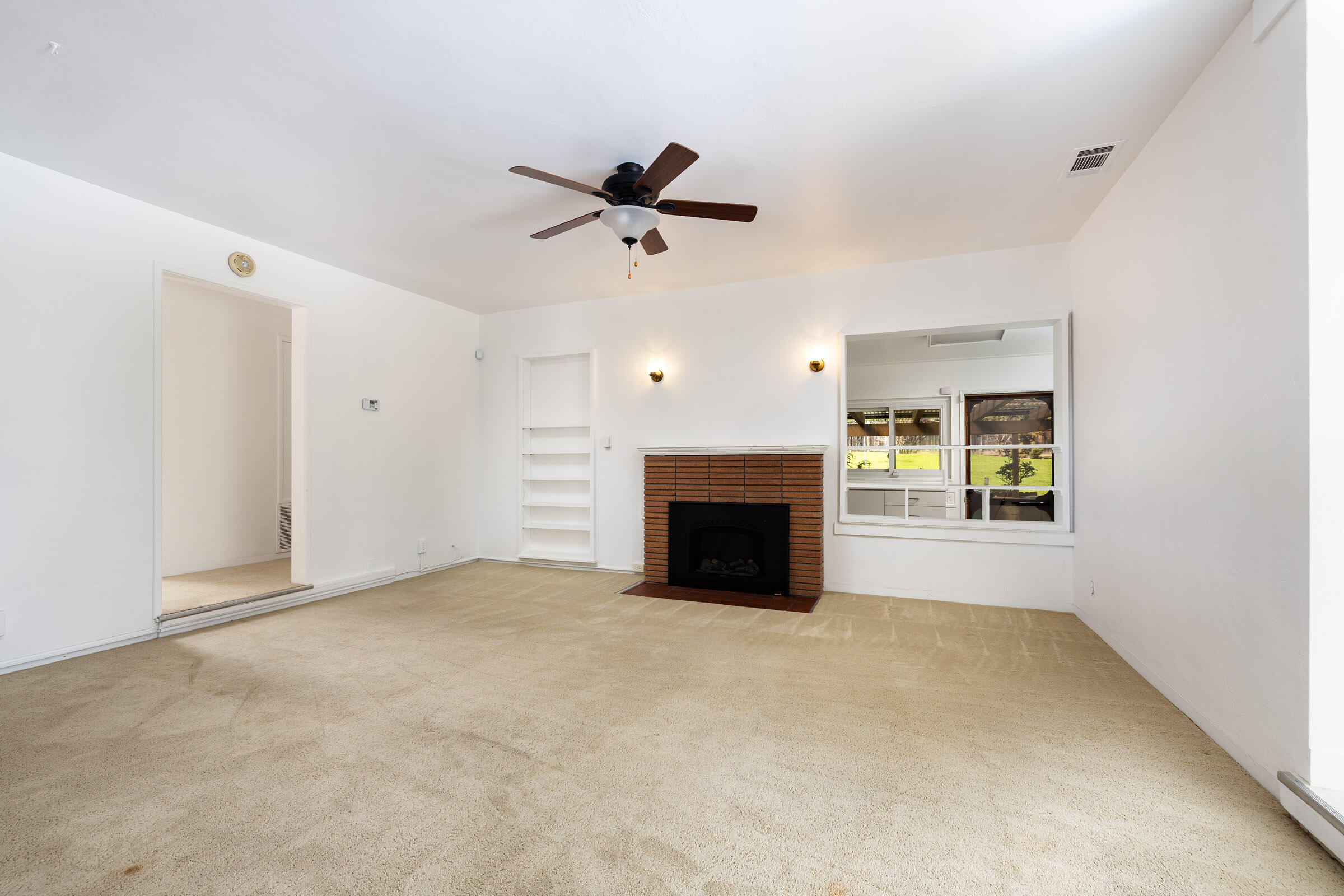 520 San Onofre Road Santa Barbara, CA 93105 - Photo 6 of 33 Living Room