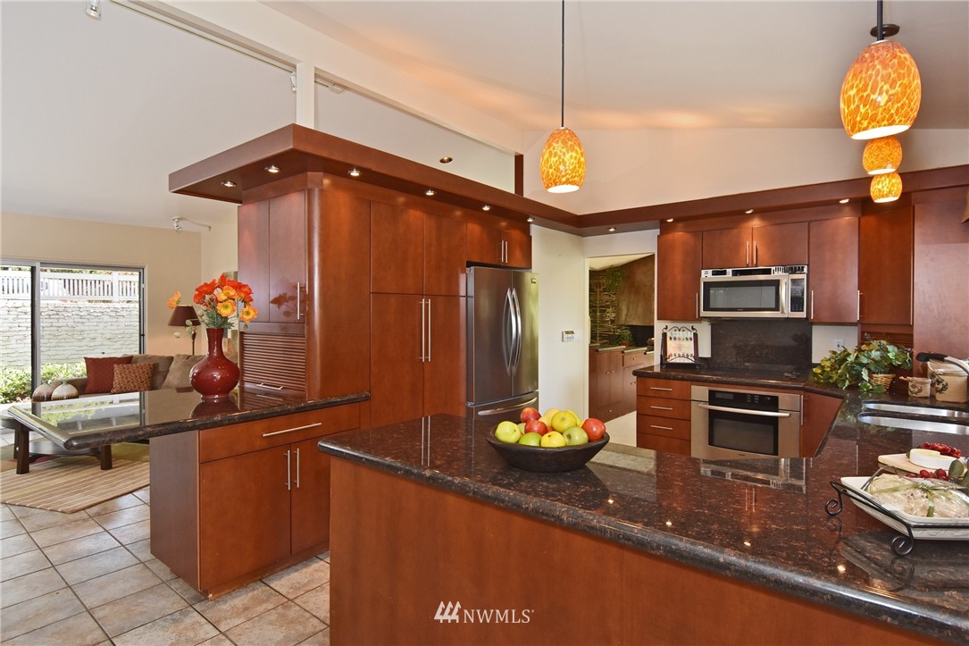 6 Maple Lane Mercer Island, WA 98040 - Photo 11 of 25