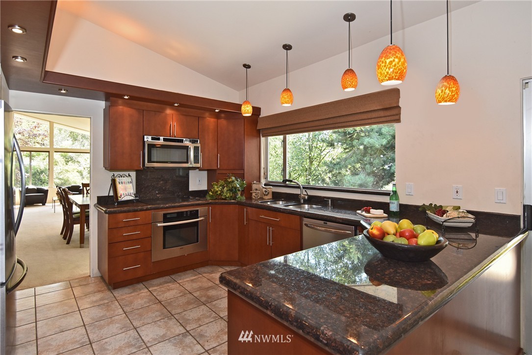 6 Maple Lane Mercer Island, WA 98040 - Photo 12 of 25