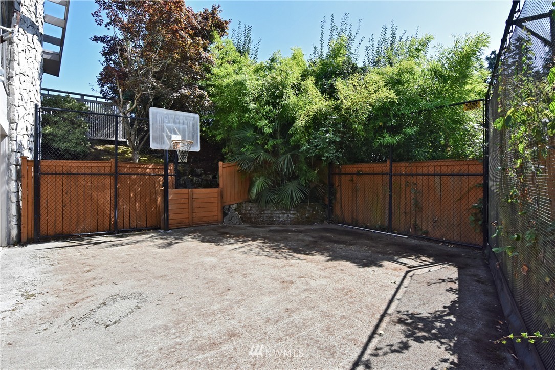 6 Maple Lane Mercer Island, WA 98040 - Photo 21 of 25