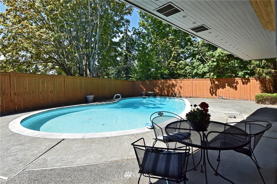 6 Maple Lane Mercer Island, WA 98040 - Photo 23 of 25