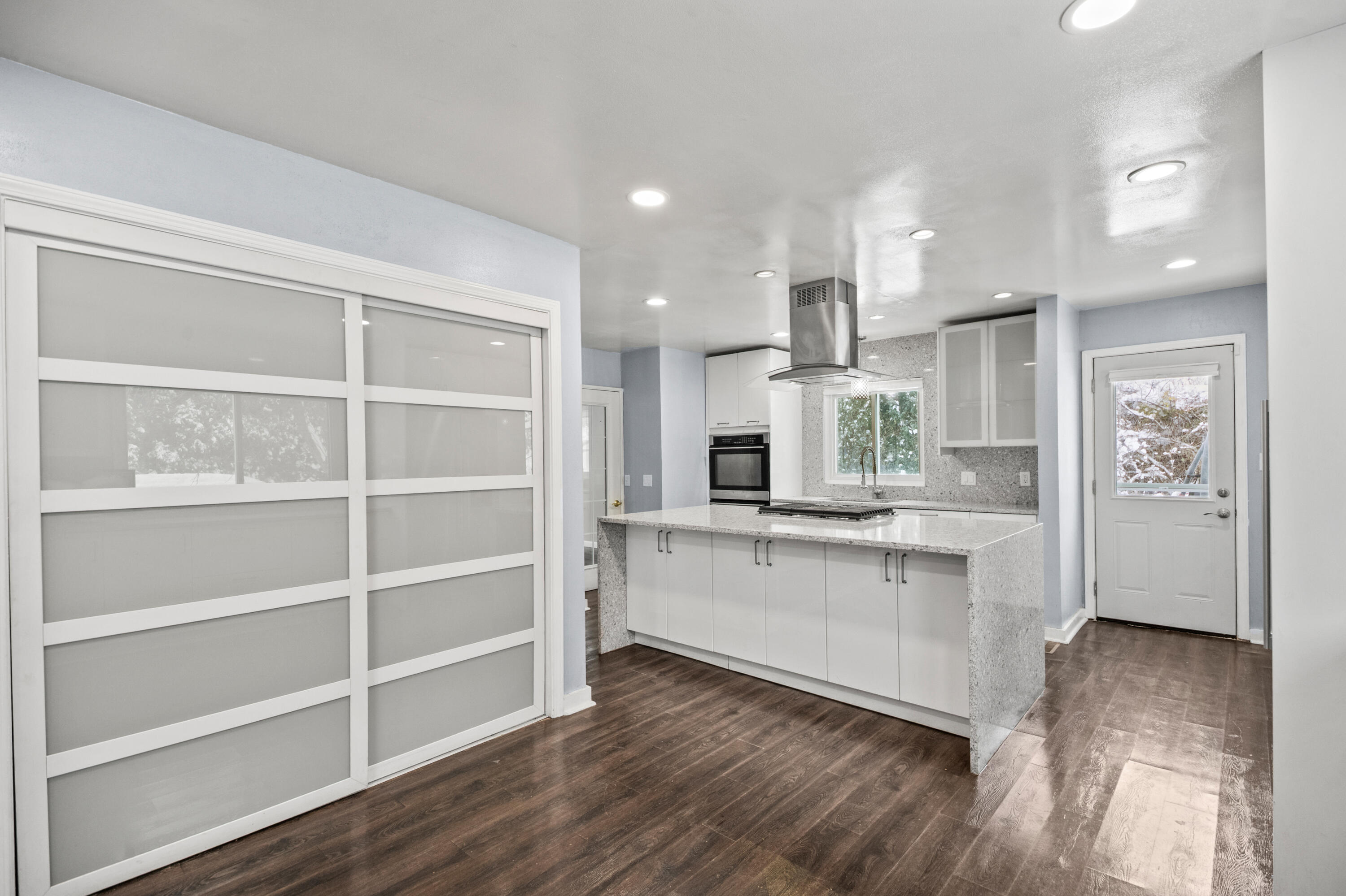 2003 South Valley Spring Drive New Berlin, WI 53151 - Photo 15 of 73 Kitchen
