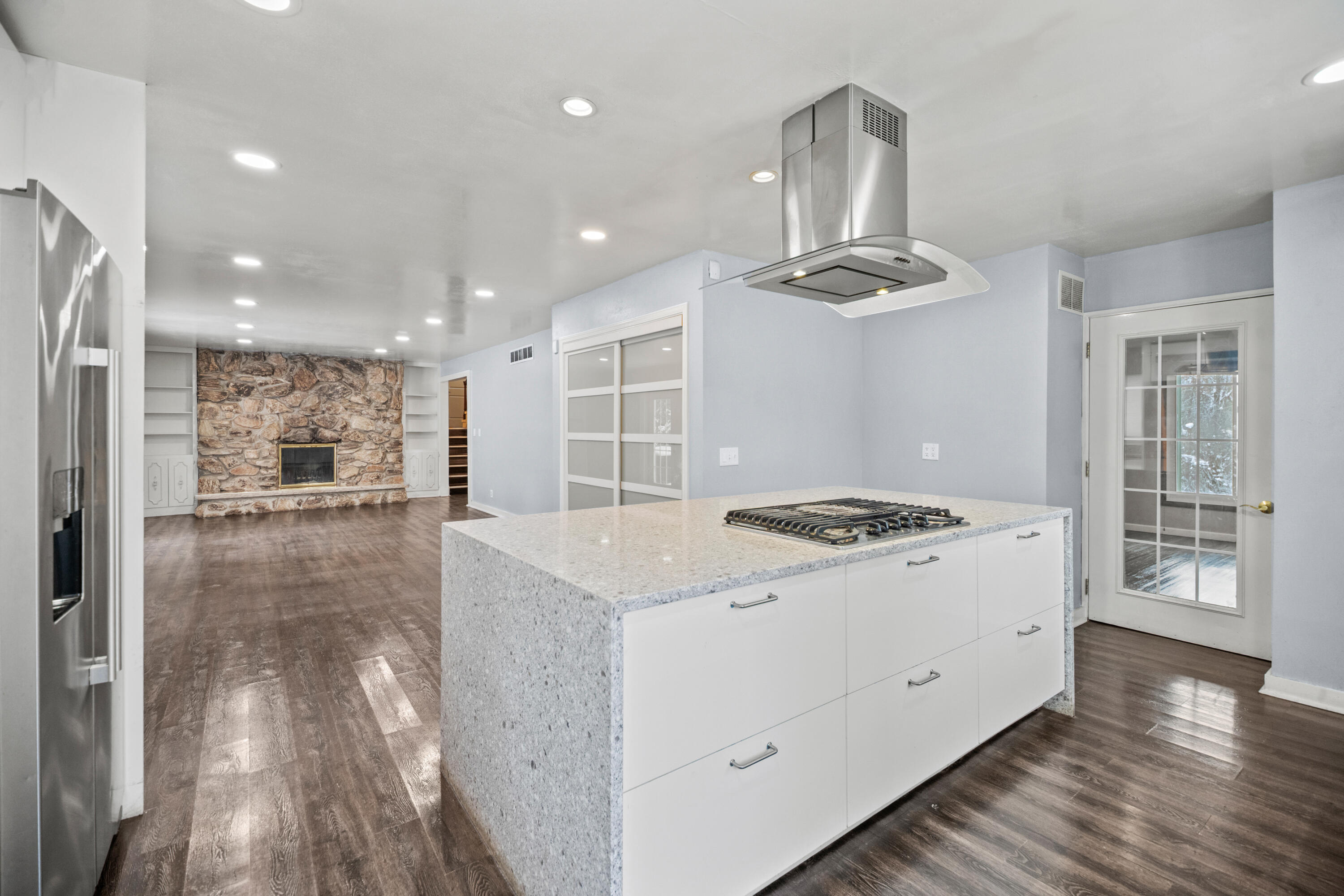 2003 South Valley Spring Drive New Berlin, WI 53151 - Photo 16 of 73 Kitchen