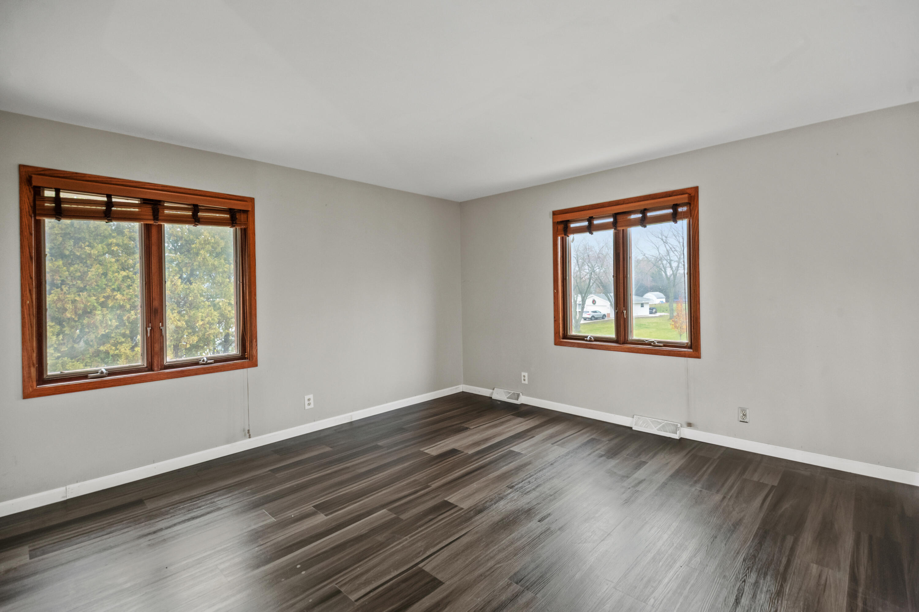 2003 South Valley Spring Drive New Berlin, WI 53151 - Photo 40 of 73 2nd Floor Bed 4