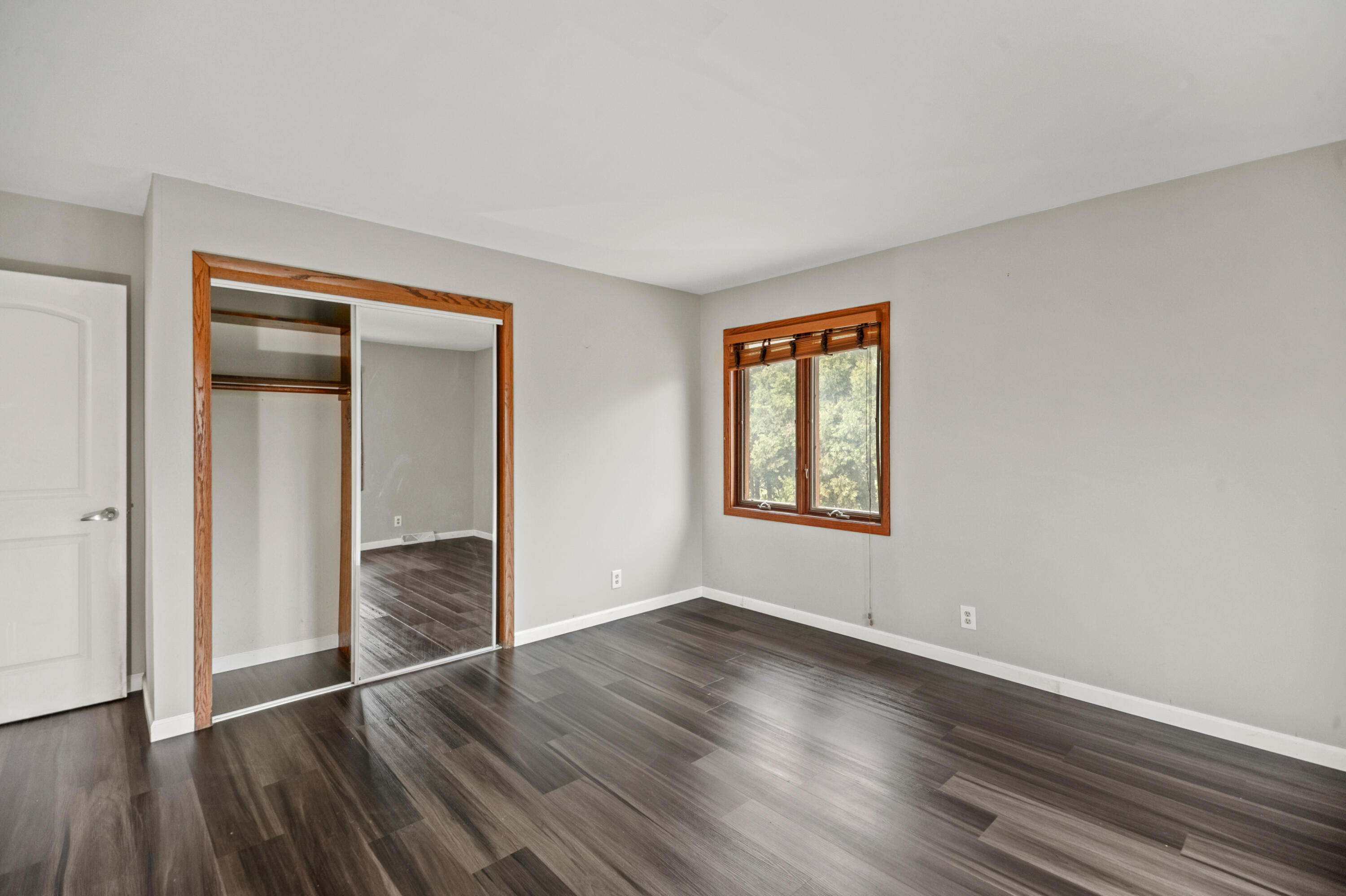 2003 South Valley Spring Drive New Berlin, WI 53151 - Photo 41 of 73 2nd Floor Bed 4