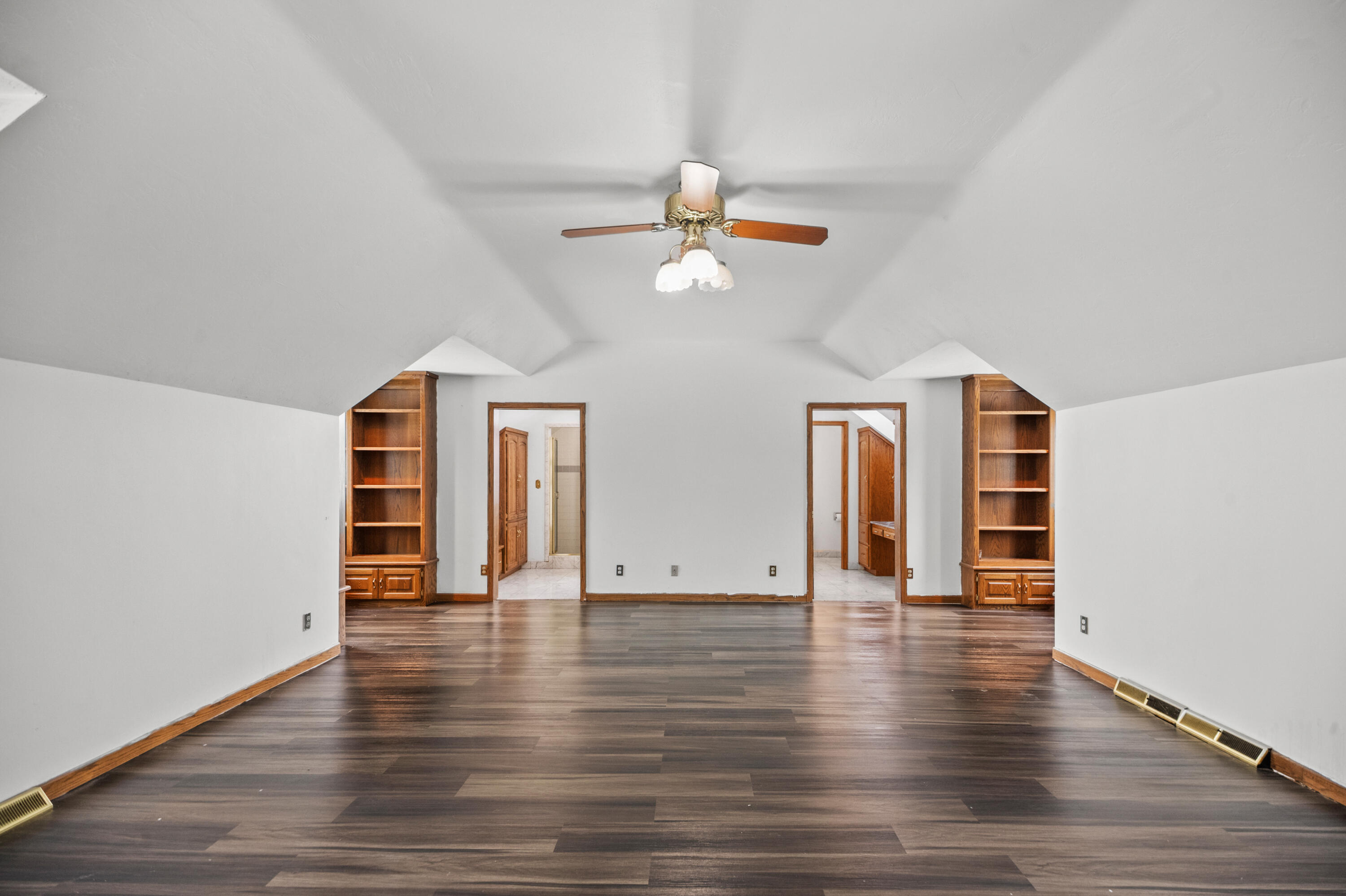 2003 South Valley Spring Drive New Berlin, WI 53151 - Photo 43 of 73 Primary Bedroom