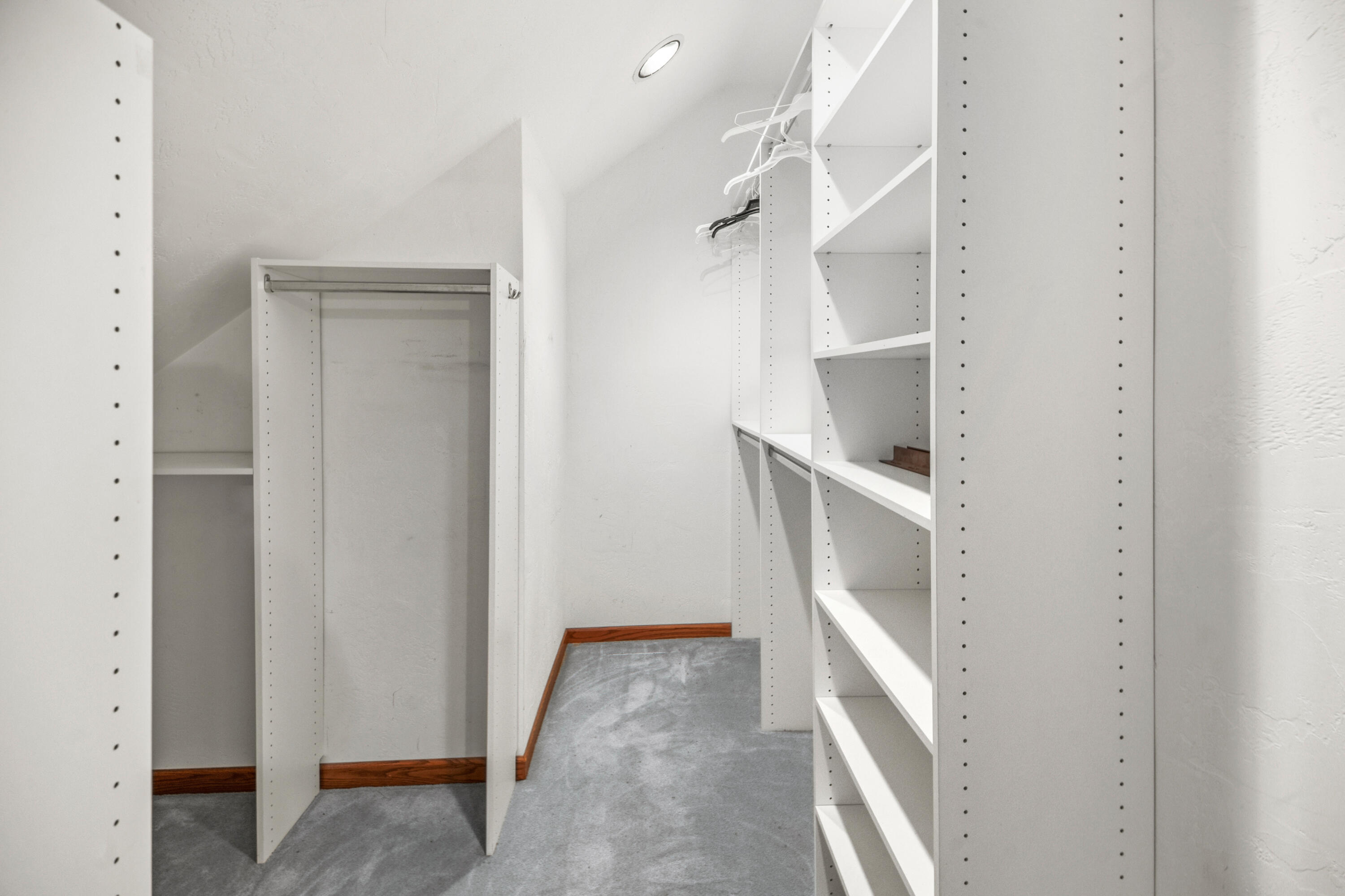 2003 South Valley Spring Drive New Berlin, WI 53151 - Photo 53 of 73 Primary Closet