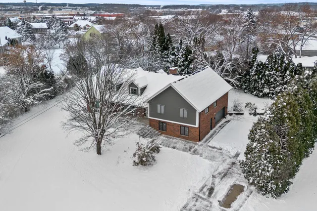 $850,000 | 2003 South Valley Spring Drive, New Berlin, WI 53151
