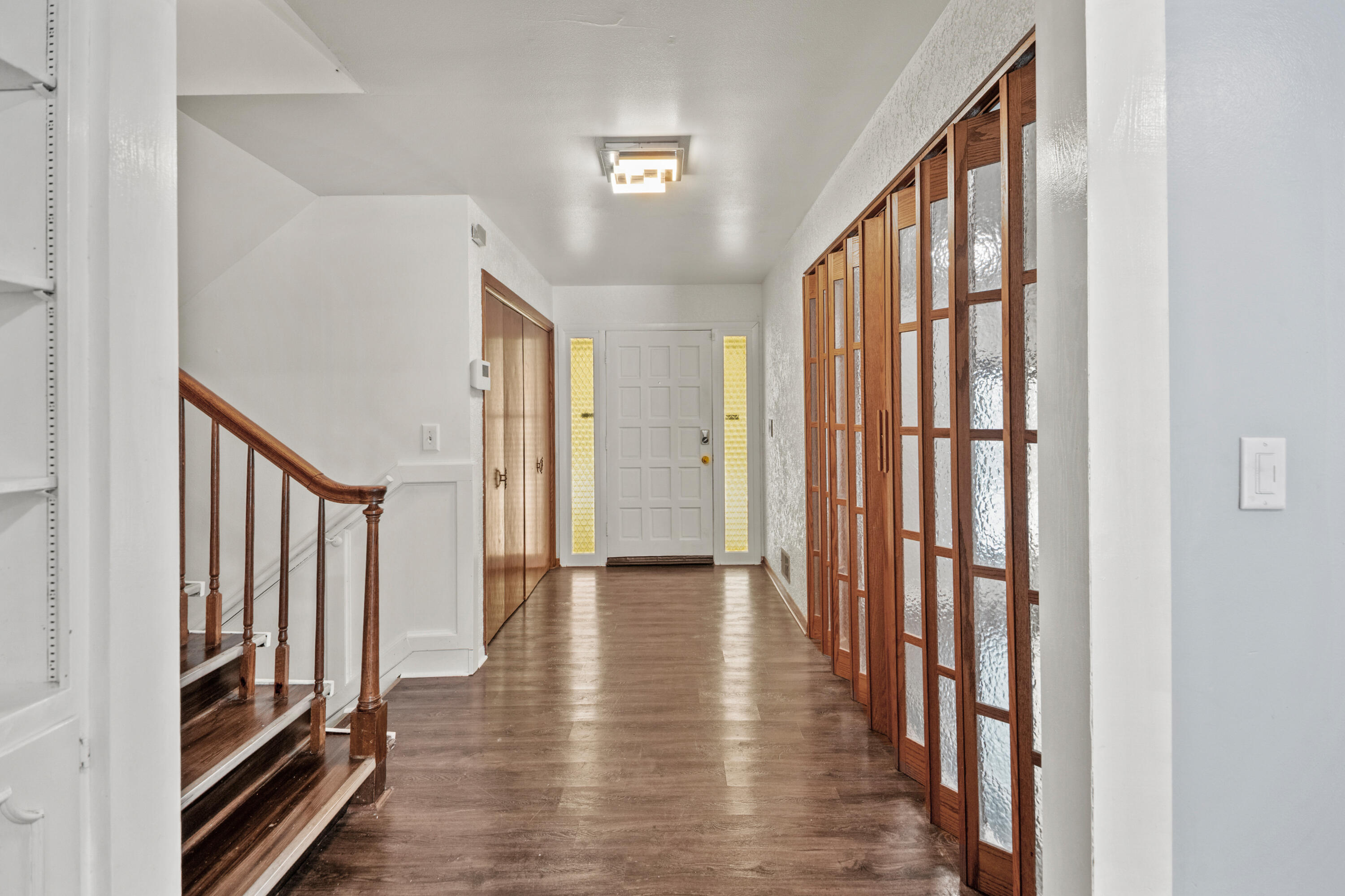 2003 South Valley Spring Drive New Berlin, WI 53151 - Photo 4 of 73 Foyer