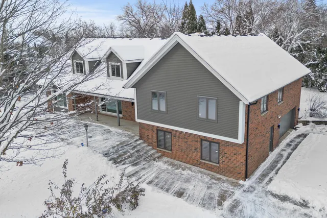 $850,000 | 2003 South Valley Spring Drive, New Berlin, WI 53151