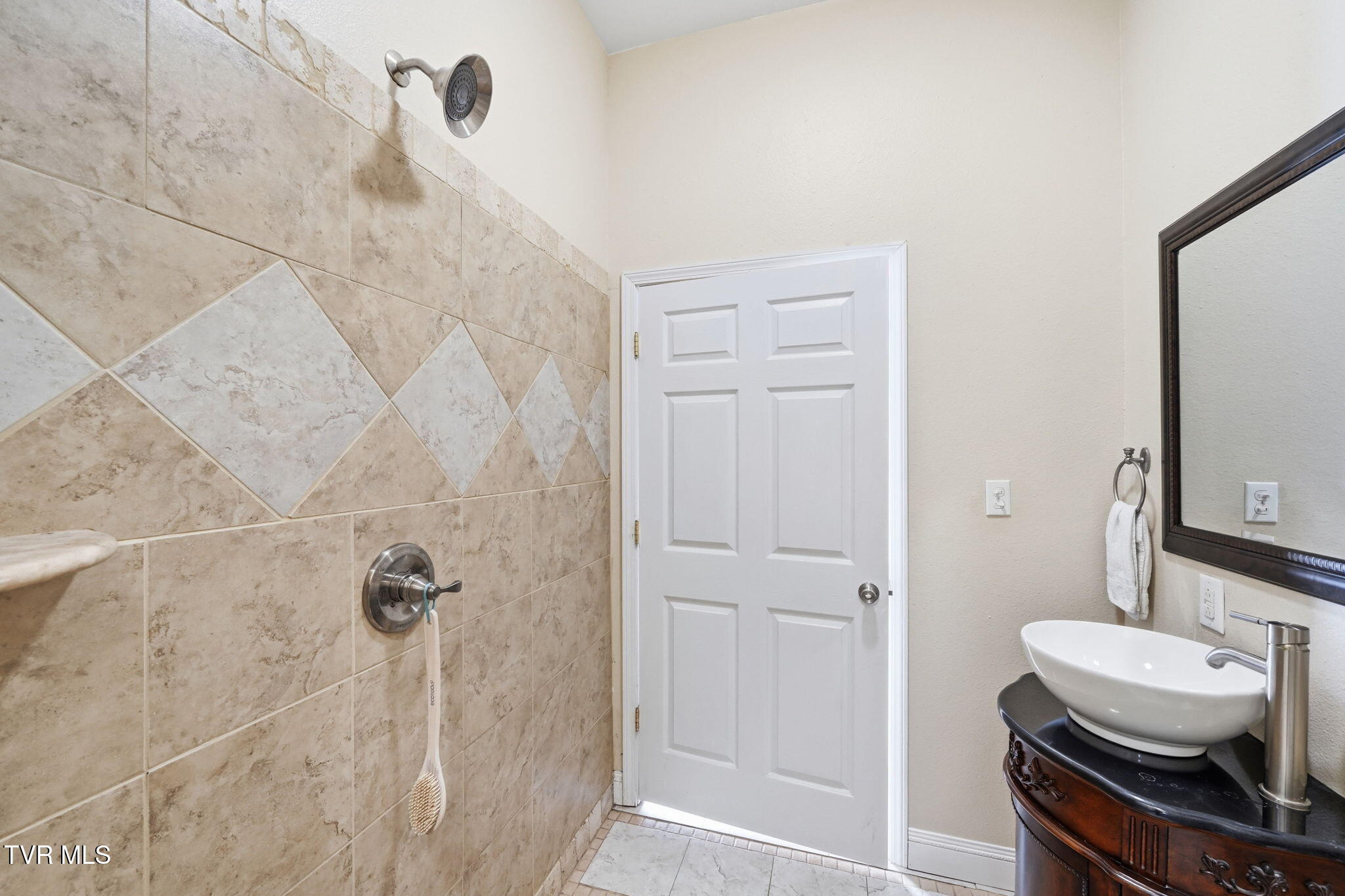 7120 Moccasin Valley Road Lebanon, VA 24266 - Photo 70 of 91 93-web-or-mls-025_JH 20260808-091