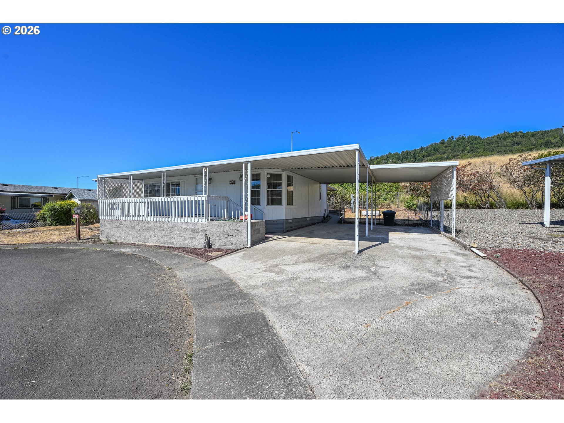 520 Shadow Ranch Lane Roseburg, OR 97470 - Photo 2 of 32 Carport