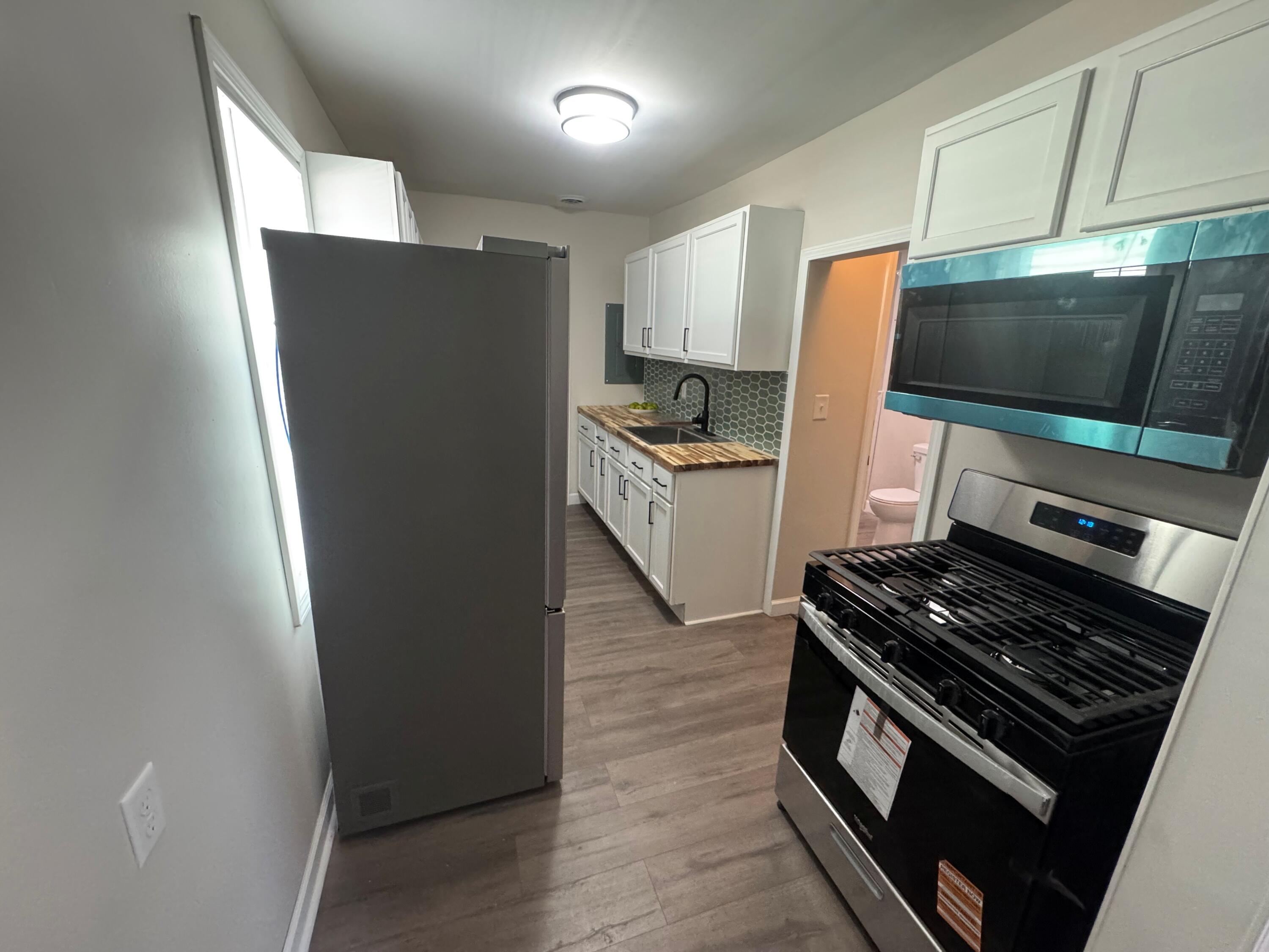 709 Dexter Street Madison, WI 53704 - Photo 7 of 19 Kitchen 1