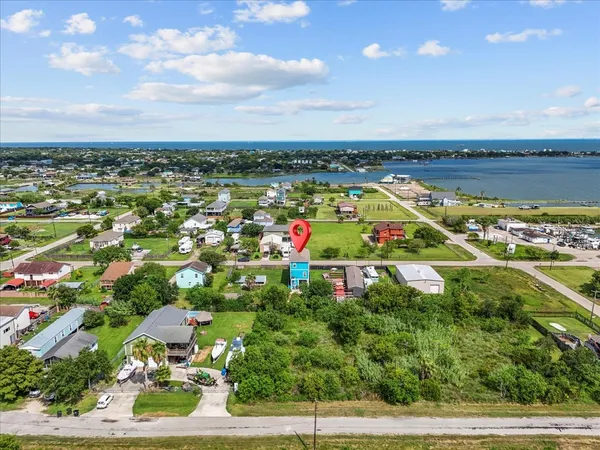 $499,900 | 1012D 22nd Street, Unit D, Dickinson, TX 77539