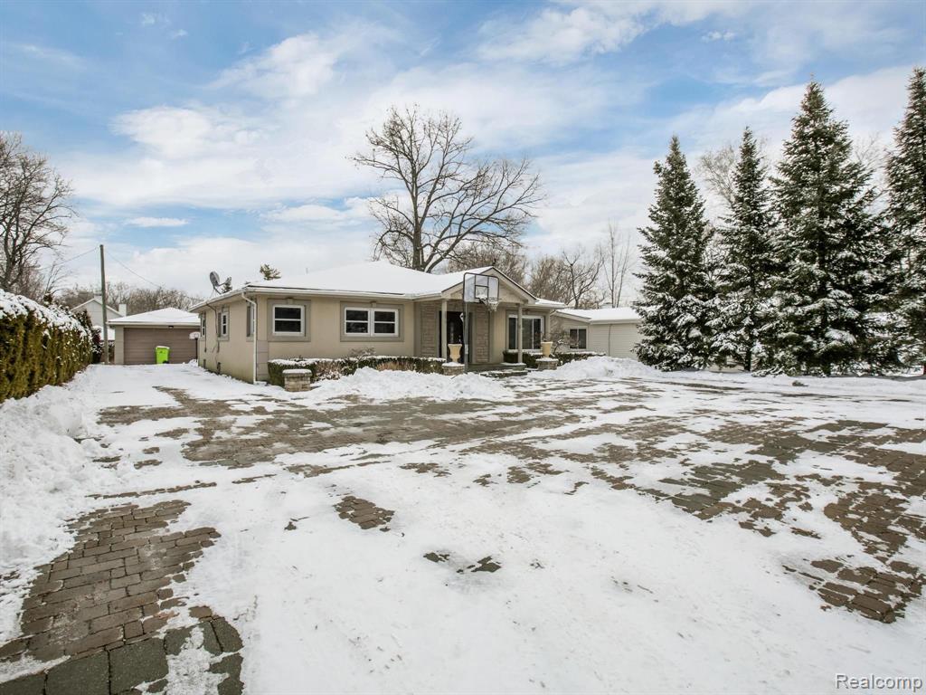 2541 Middlebelt Road West Bloomfield, MI 48324 - Photo 27 of 35