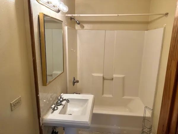 $1,000 | 1716 Bartow Street, Brunswick, GA 31520